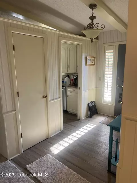 1105 Holliday, Plainview, TX 79072 photo 6