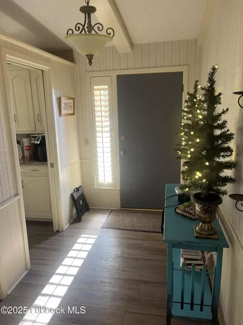 1105 Holliday, Plainview, TX 79072 photo 5