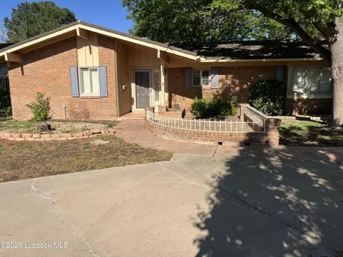 1105 Holliday, Plainview, TX 79072 photo 3