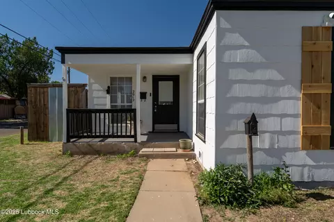 2012 29th St, Lubbock, TX 79411 photo 8