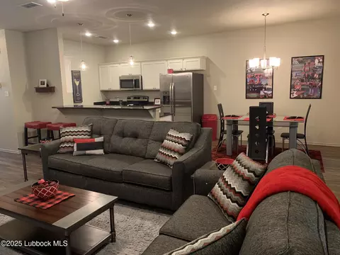 2111 10th St, Lubbock, TX 79401 photo 5