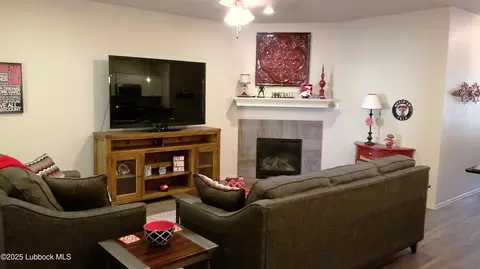 2111 10th St, Lubbock, TX 79401 photo 3