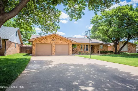 1112 Jefferson Dr, Plainview, TX 79072 photo 1