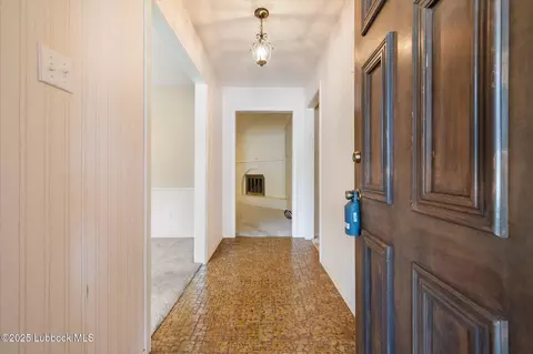 5727 68th St, Lubbock, TX 79424 photo 3