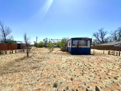 1719 S 5th St, Tahoka, TX 79373