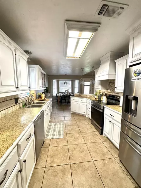3907 Stevens St, Plainview, TX 79072 photo 8