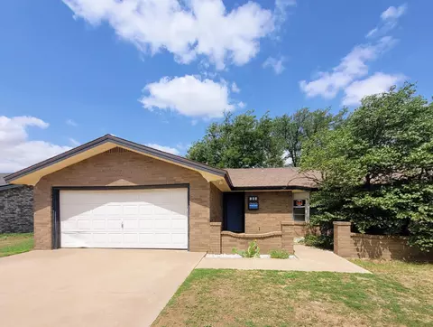 104 Holly Cir, Levelland, TX 79336