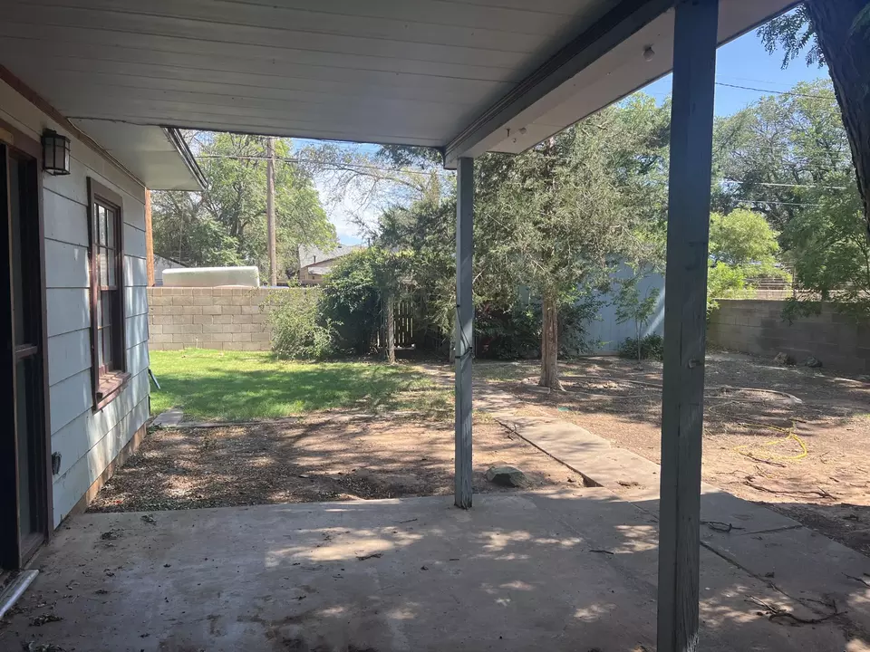 Exterior - 2424 33rd St, Lubbock, TX 79411 photo 3 of 4