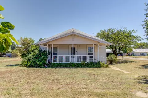 421 W Aspen St, Crosbyton, TX 79322