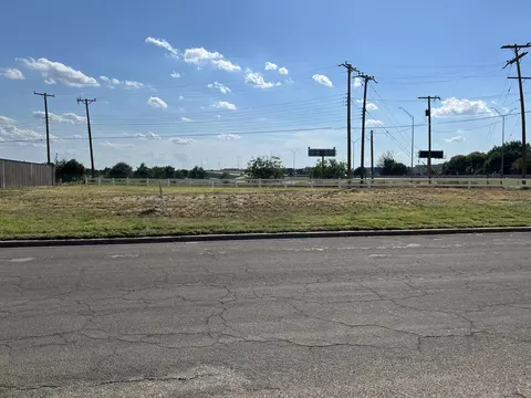 5605 8th Pl, Lubbock, TX 79416