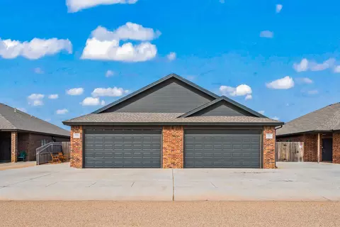 704 Hillshire Ave, Wolfforth, TX 79382