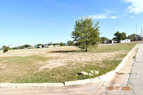 1914 Idalou Rd, Lubbock, TX 79403