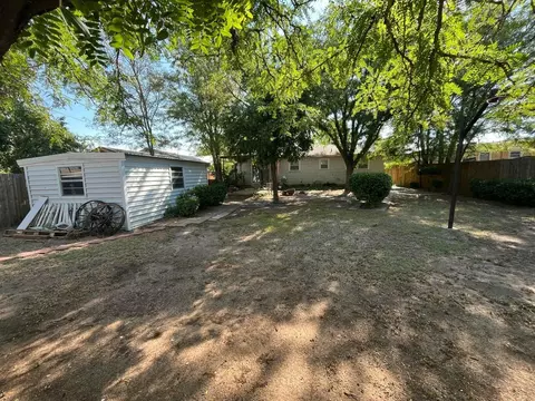 1413 Utica, Plainview, TX 79072 photo 22