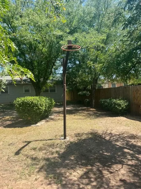 1413 Utica, Plainview, TX 79072 photo 25