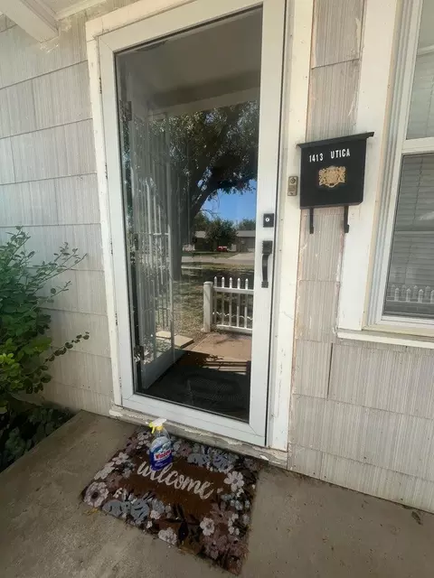 1413 Utica, Plainview, TX 79072 photo 3