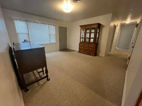 1413 Utica, Plainview, TX 79072 photo 5