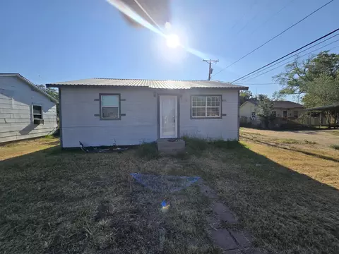 1104 Galveston, Plainview, TX 79072
