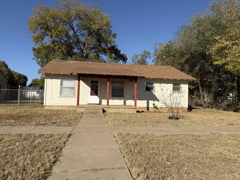 715 W Davis St, Memphis, TX 79245