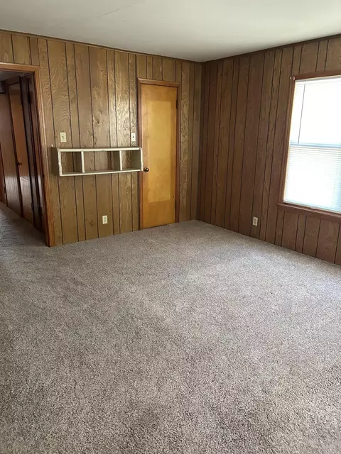 715 W Davis St, Memphis, TX 79245