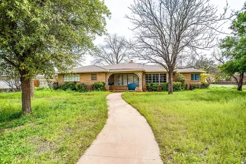 1721 28th St, Lubbock, TX 79411