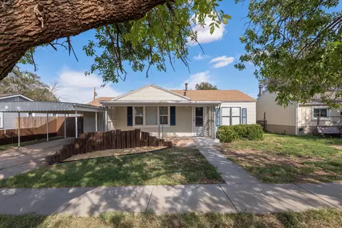 1215 Avenue C, Levelland, TX 79336