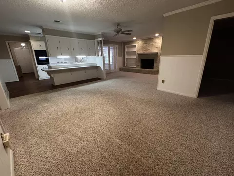 Living - 1304 Floydada, Plainview, TX 79072 photo 3 of 6