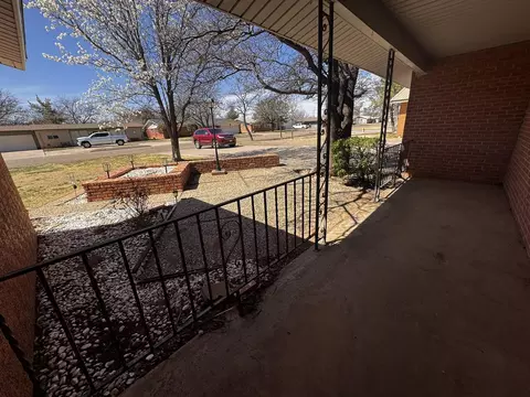 Exterior - 1304 Floydada, Plainview, TX 79072 photo 7 of 12