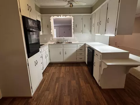 Kitchen - 1304 Floydada, Plainview, TX 79072 photo 1 of 3