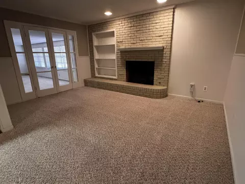 Living - 1304 Floydada, Plainview, TX 79072 photo 5 of 6