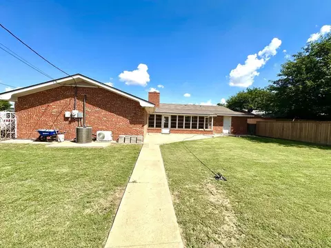 Exterior - 819 Holliday Dr, Plainview, TX 79072 photo 11 of 11