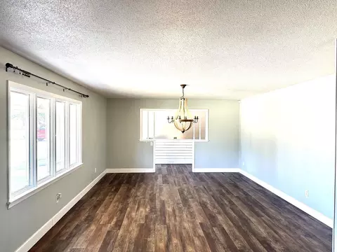 Living - 819 Holliday Dr, Plainview, TX 79072 photo 2 of 5