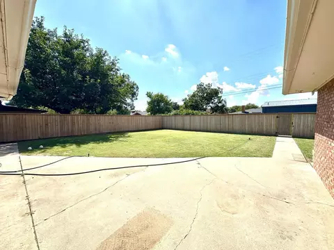 Exterior - 819 Holliday Dr, Plainview, TX 79072 photo 8 of 11