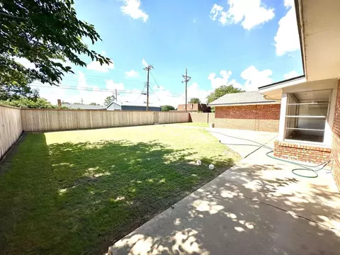 Exterior - 819 Holliday Dr, Plainview, TX 79072 photo 7 of 11