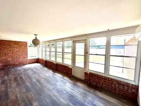 Exterior - 819 Holliday Dr, Plainview, TX 79072 photo 6 of 11