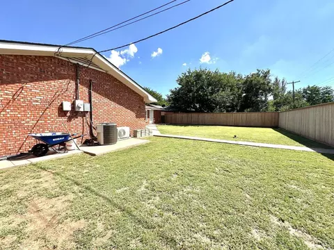 Exterior - 819 Holliday Dr, Plainview, TX 79072 photo 10 of 11