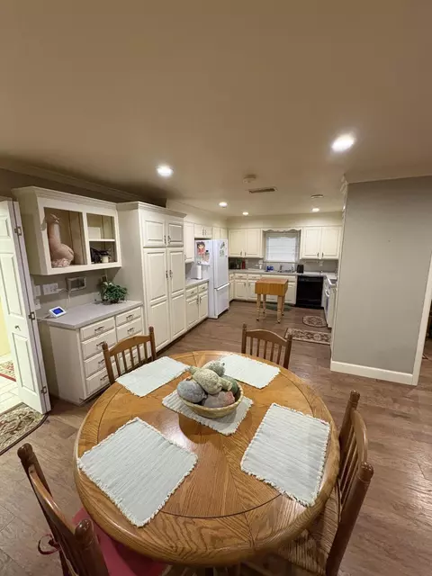 Kitchen - 880 Tx-83, Loop, TX 79342 photo 2 of 2