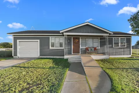 4217 E 63rd St, Lubbock, TX 79403