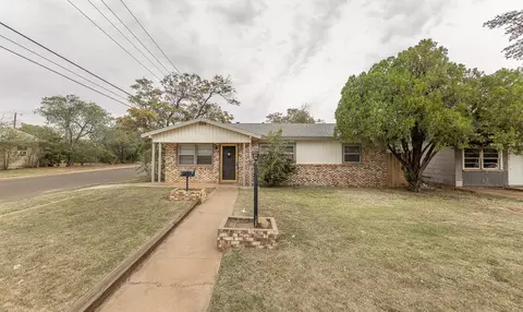 5024 39th St, Lubbock, TX 79414