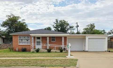 511 N 15th St, Lamesa, TX 79331