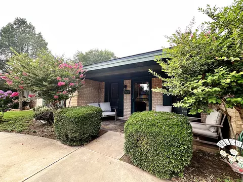 5712 70th Pl, Lubbock, TX 79424