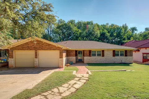 5 W Brookhollow Dr, Ransom Canyon, TX 79366