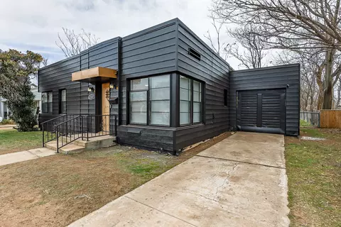 2317 29th St, Lubbock, TX 79411