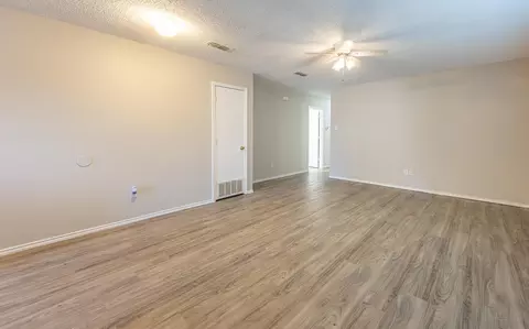 804 E 77th St, Lubbock, TX 79404 photo 4
