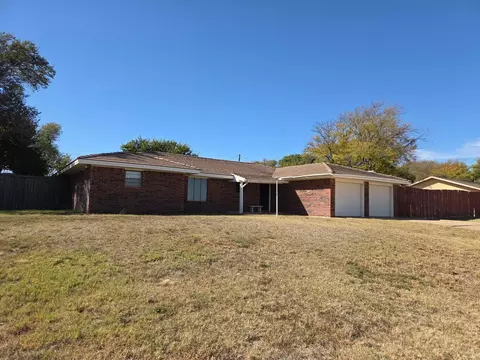Exterior - 1303 Ebeling Dr, Plainview, TX 79072 photo 2 of 4