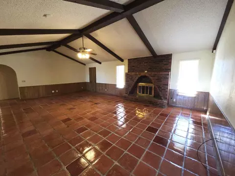 Living - 1303 Ebeling Dr, Plainview, TX 79072 photo 2 of 3