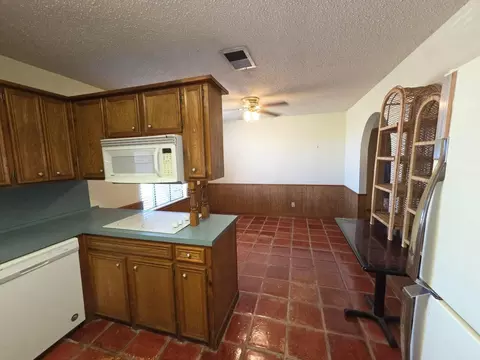 Kitchen - 1303 Ebeling Dr, Plainview, TX 79072 photo 4 of 4
