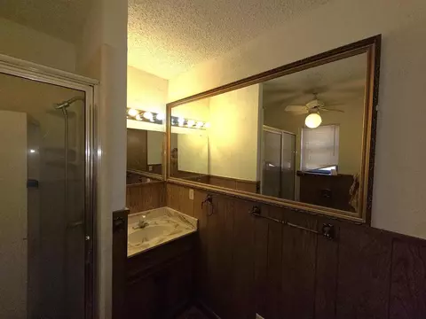 Bath - 1303 Ebeling Dr, Plainview, TX 79072 photo 6 of 6
