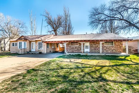 210 N Floyd Ave, Tulia, TX 79088