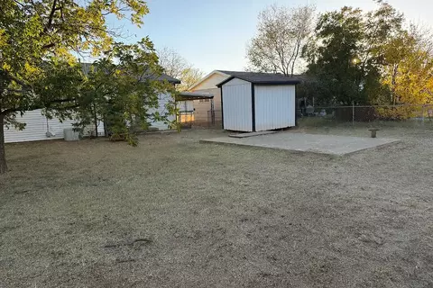 2014 W 20th St, Plainview, TX 79072 photo 7