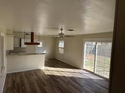 601 38th St, Lubbock, TX 79404 photo 3